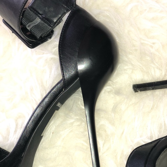 Ankle strap heels - Picture 3 of 8